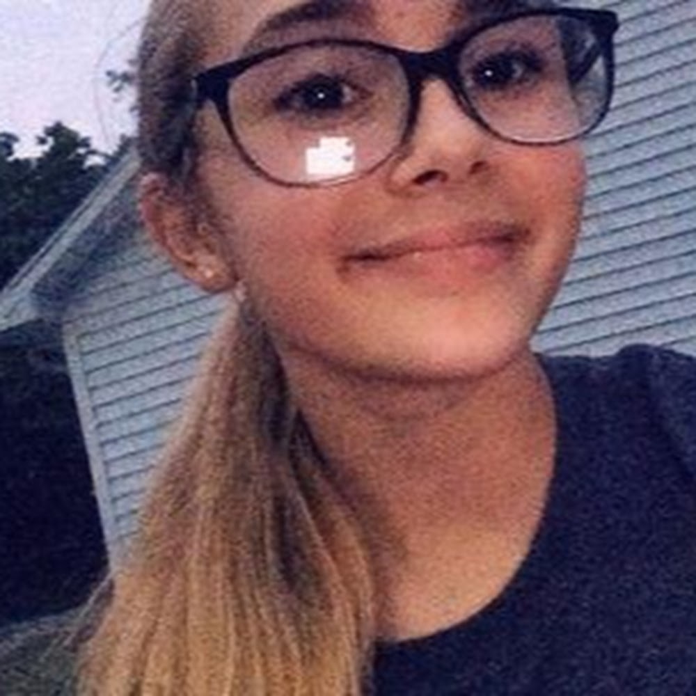 Meet your Posher, Ava